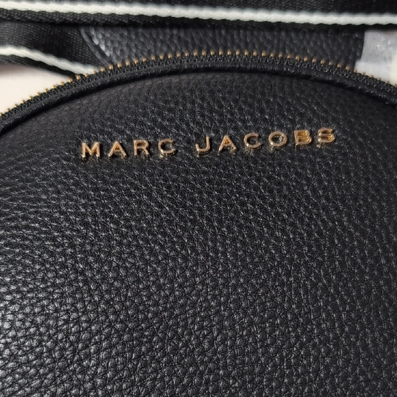 Marc Jacobs Rewind Oval Black Pebbled Leather Crossbody NWT - Picture 6 of 15